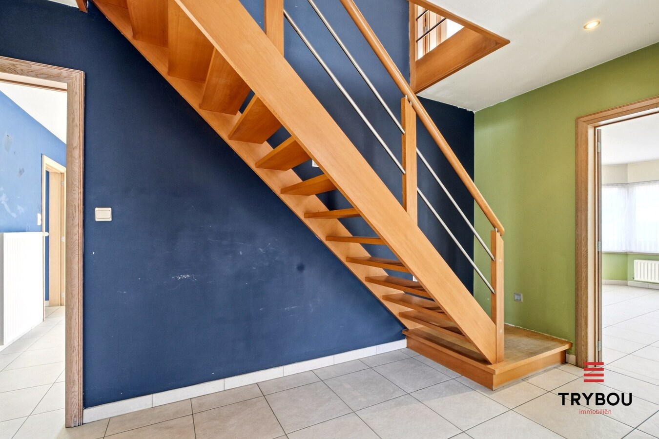 Ruime halfopen woning met 5 slaapkamers te koop in Werken met garage en ruime tuin! 