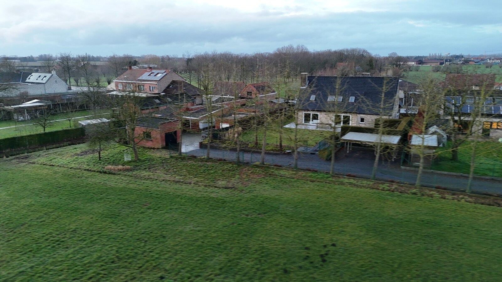 Alleenstaande woning met 4 slaapkamers te Ichtegem 