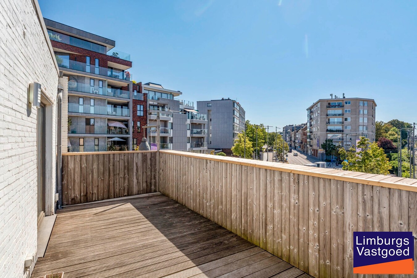 Ruim appartement (125m²) met 2 slpk en terras aan de kleine ring 