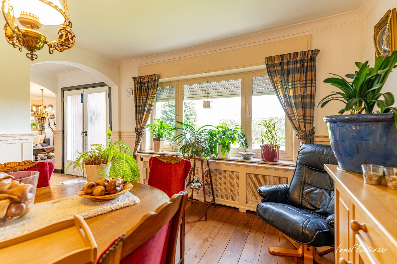 Woning met stalgebouwen en buitenpiste op ca. 6ha te Bocholt 