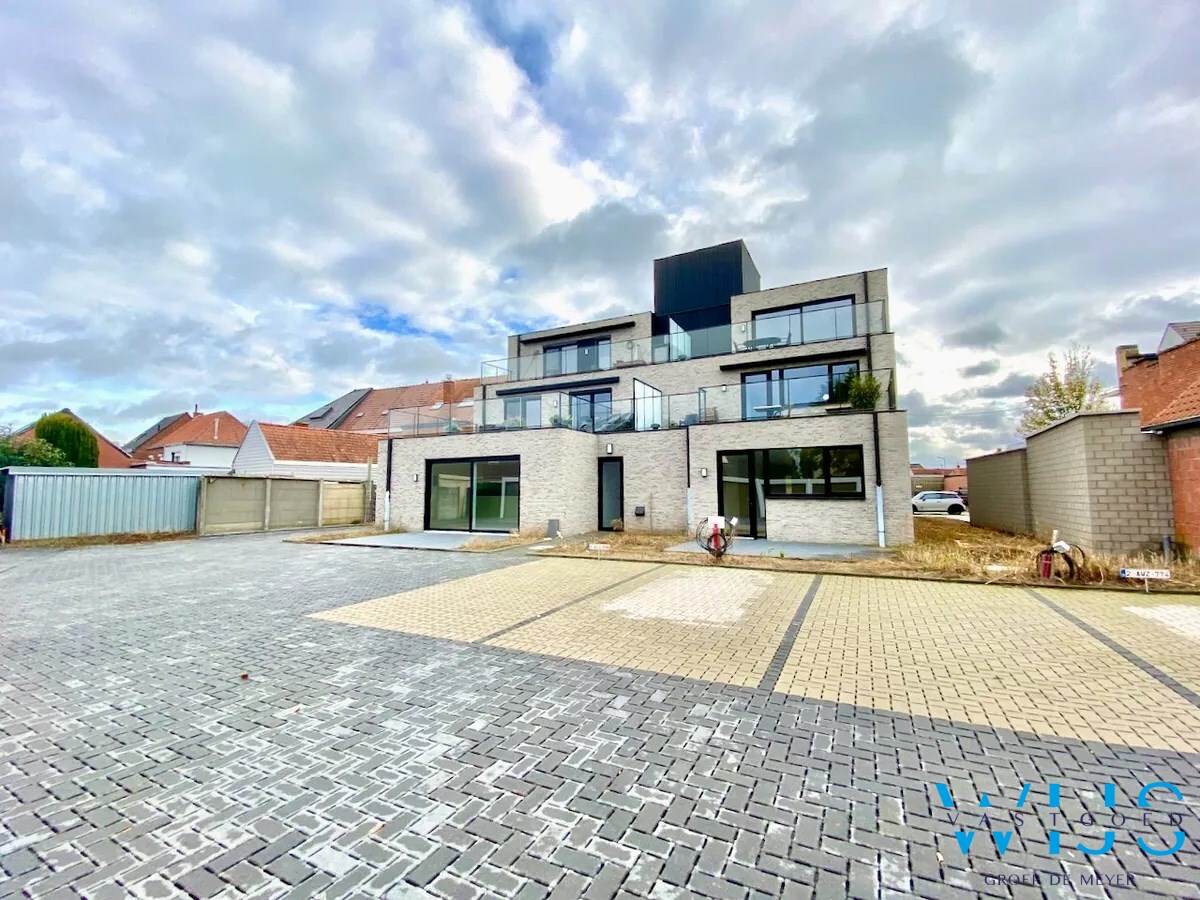 Bovengrondse garagebox te centrum Ertvelde ! 