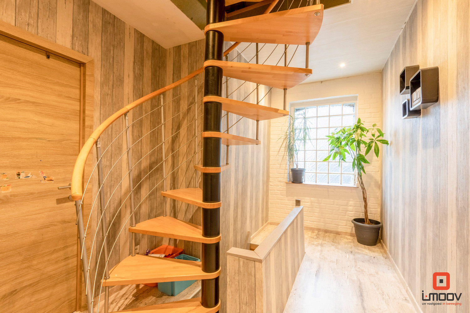 Recent gerenoveerde woning met garage en tuin 