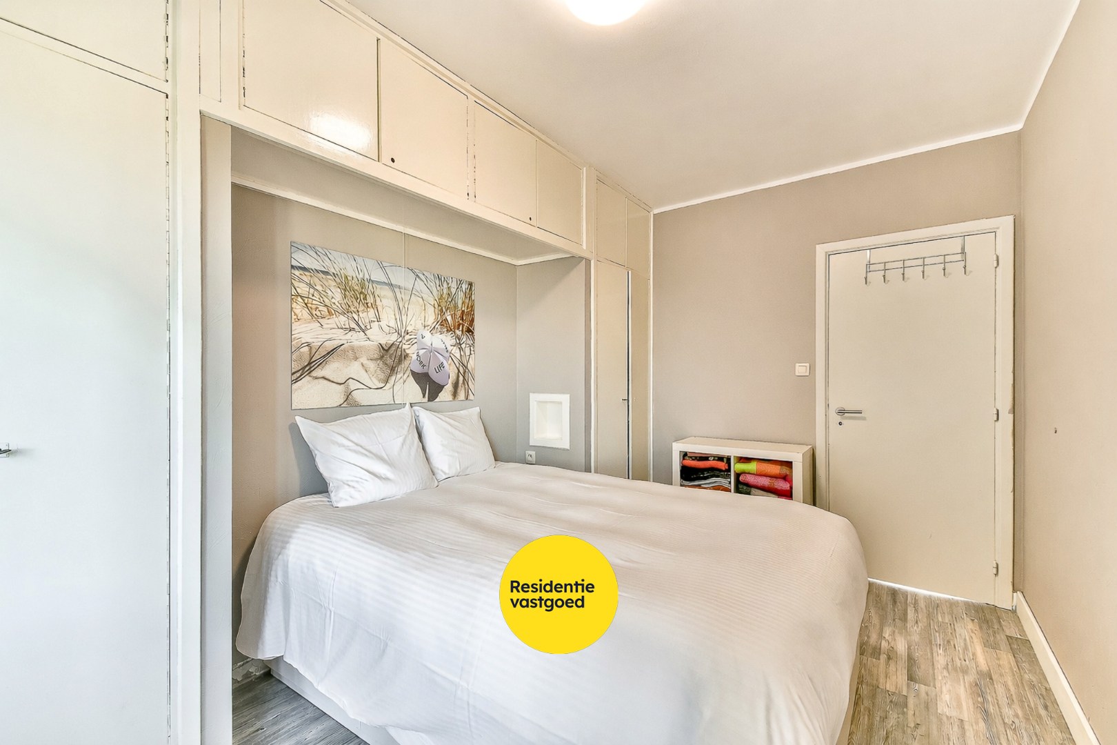 Instapklaar twee-slaapkamer-appartement op mooie locatie 