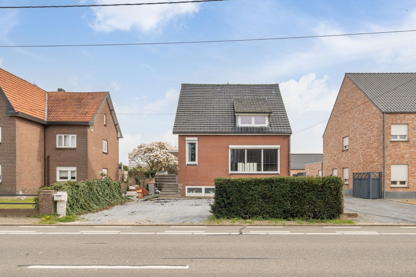 Een vrijstaande gezinswoning met 3 slaapkamers op perceel van 5a33ca 