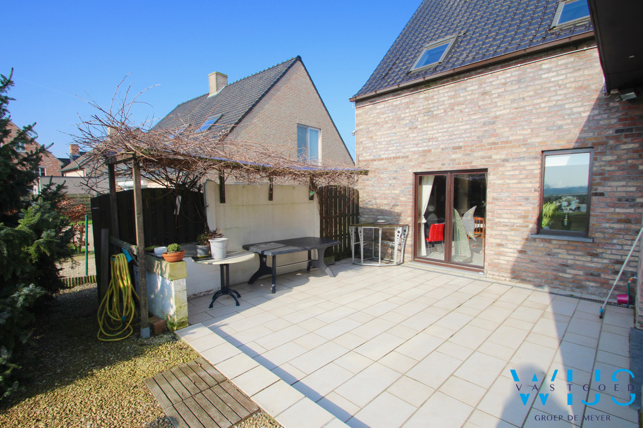 Zeer ruim woonhuis op een ideaal perceel te ADEGEM ! 