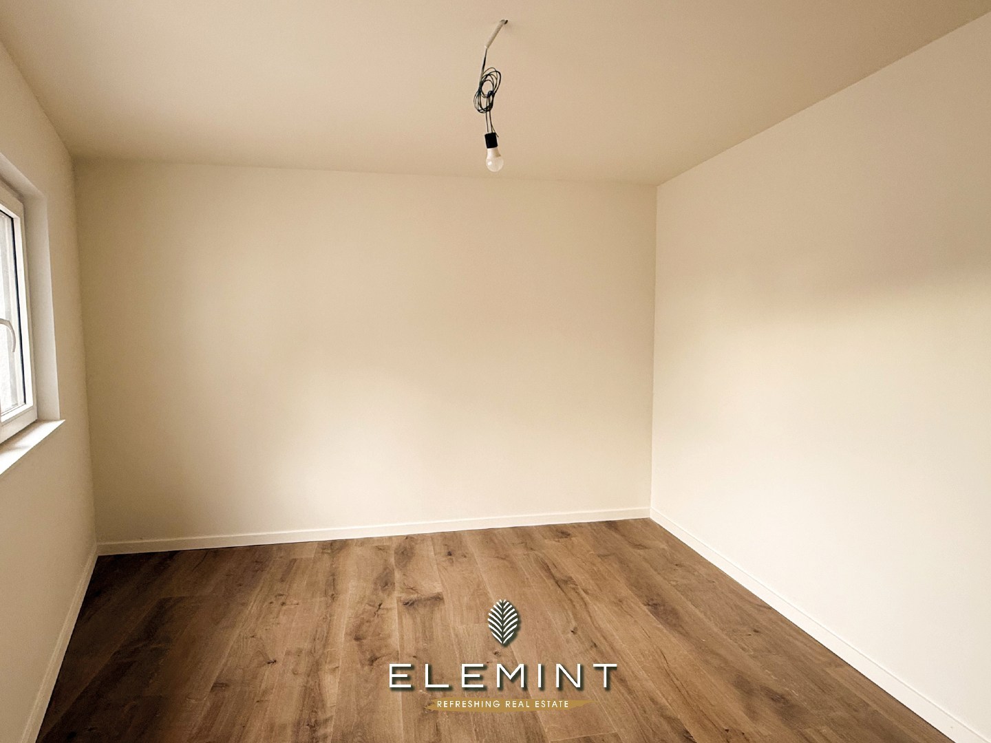 Volledig gerenoveerde woning met fietsenberging te Kortrijk 