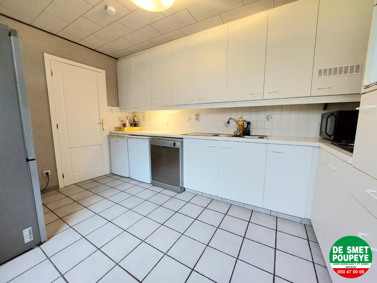 Verzorgde rijwoning op centrale ligging. 