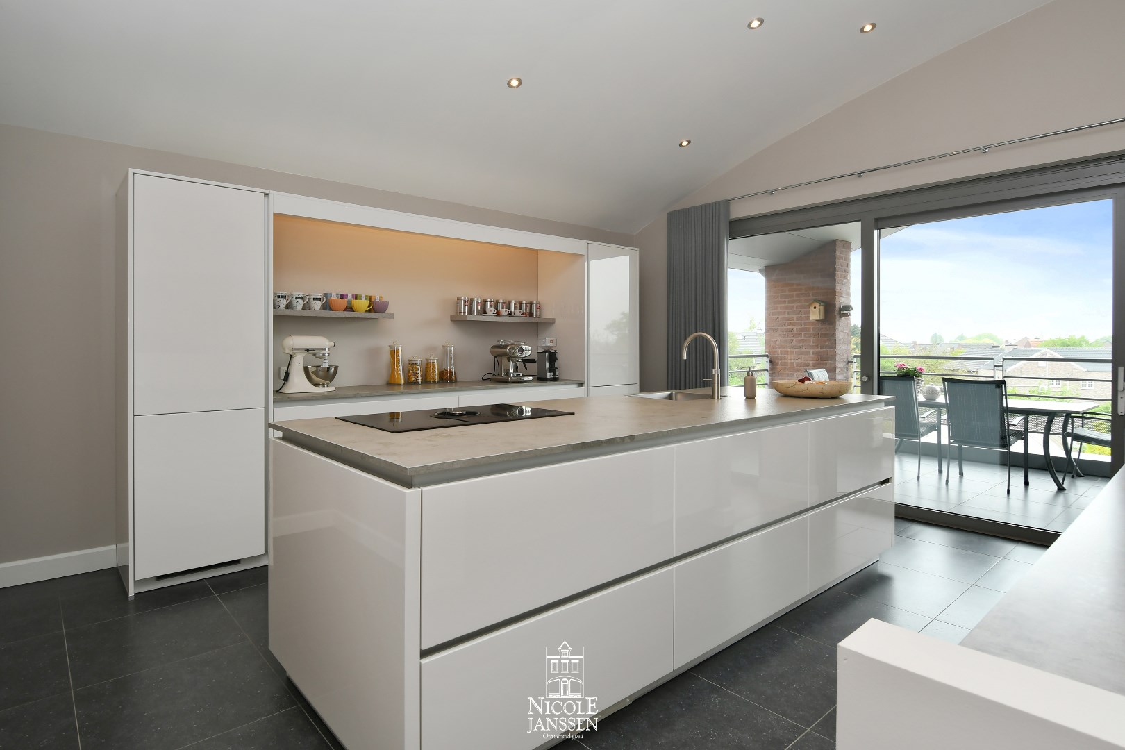 Modern uitgeruste keuken