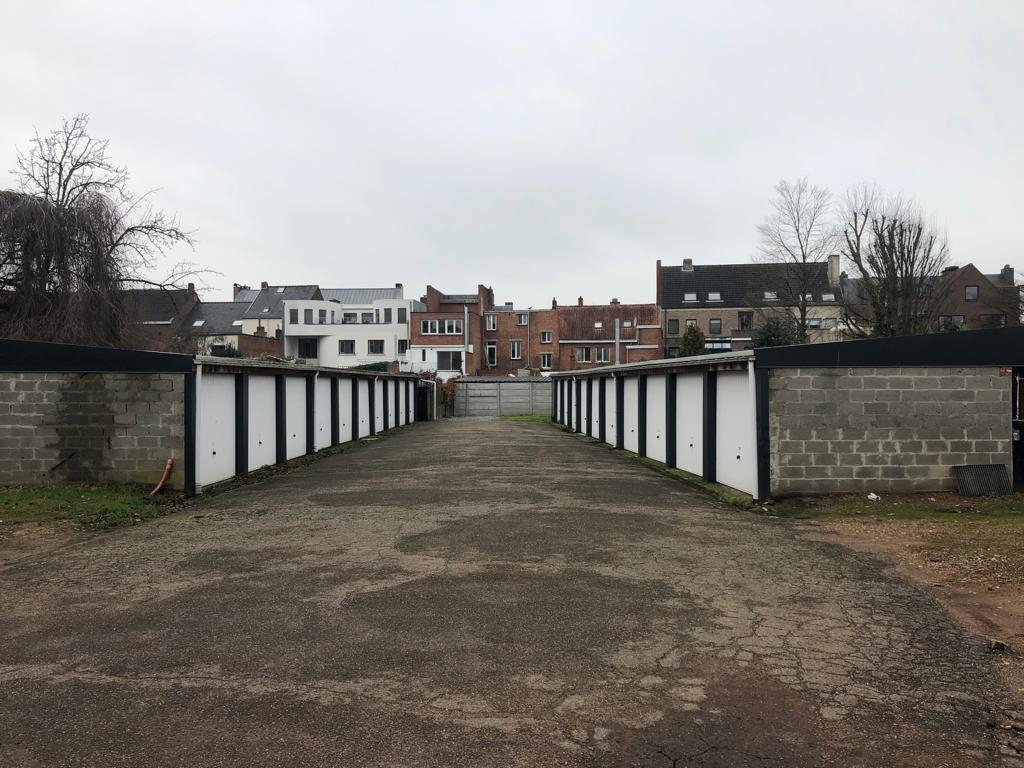 Verkocht garage - Geel