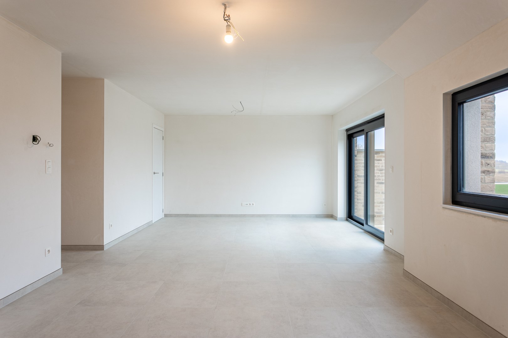 Duplex 3 slpk, terras en 2 autostaanplaatsen 