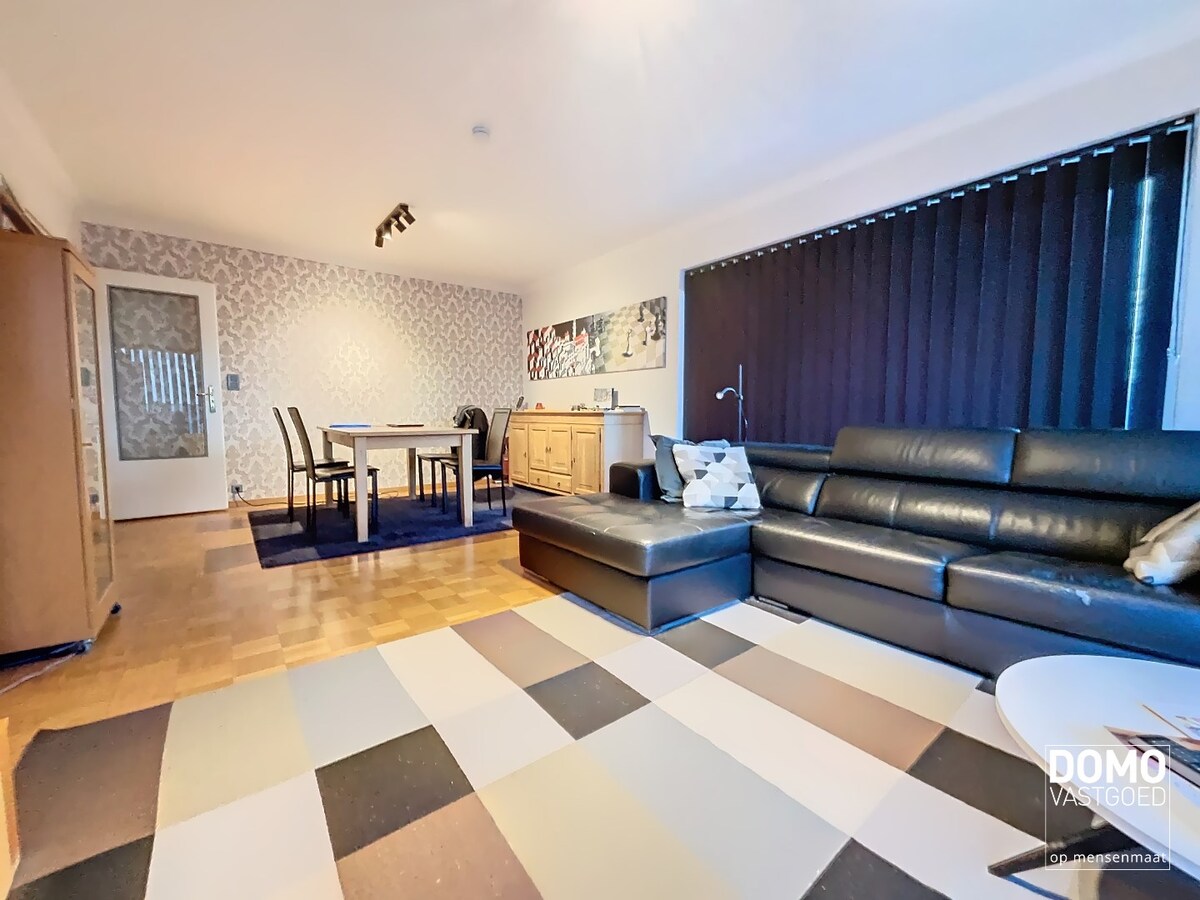 RUIM APPARTEMENT MET 3 SLAAPKAMERS EN GARAGEBOX VLAKBIJ CENTRUM HASSELT 