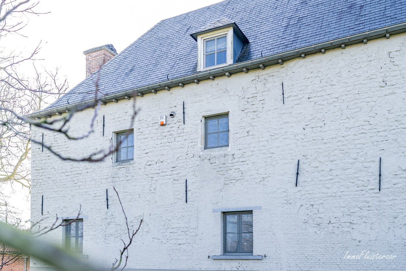 Uitzonderlijke woning met paardenaccommodatie, binnen- en buitenpiste op ca. 9,4 ha te Haacht 