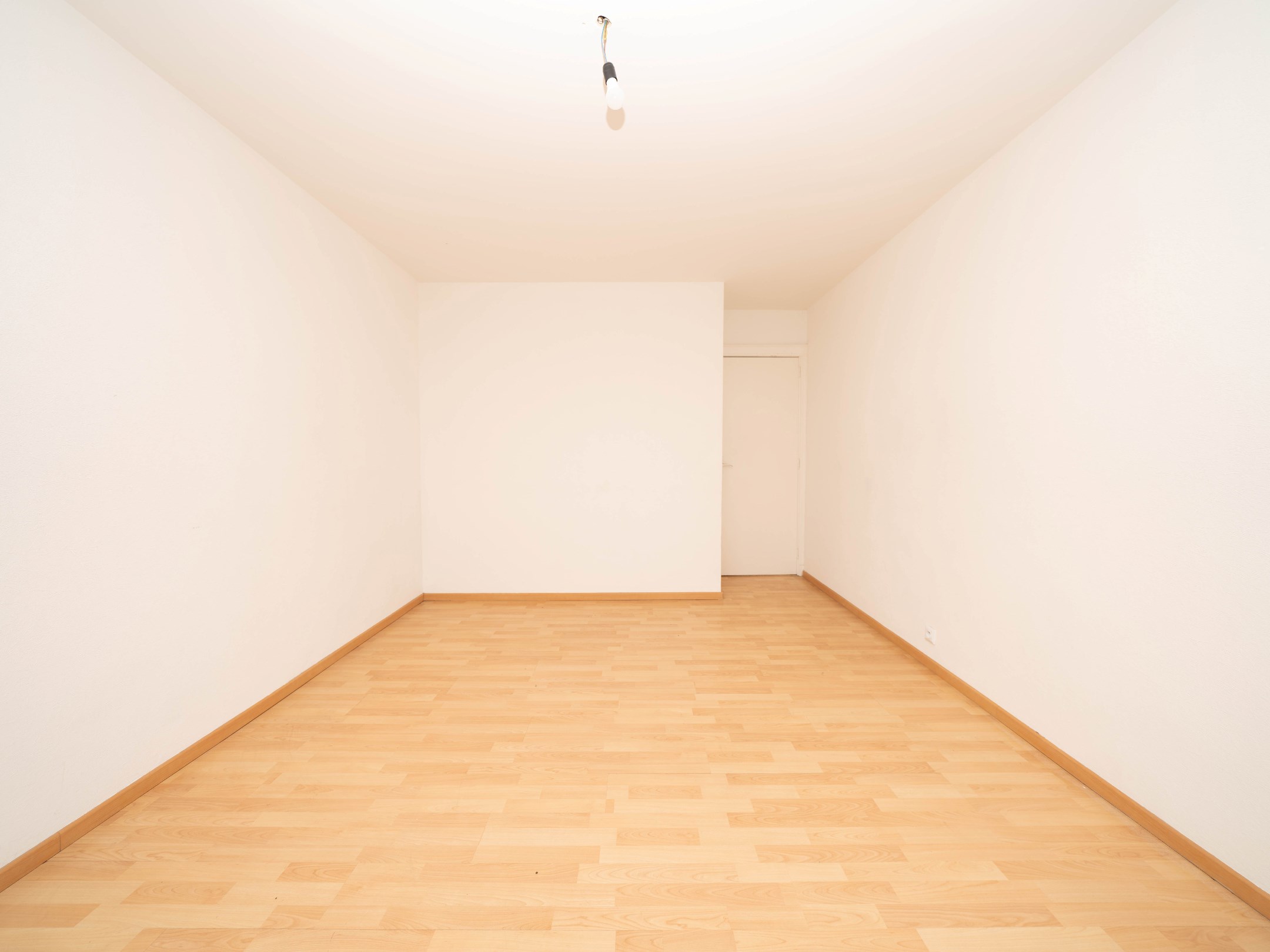 Lichtrijk appartement met 2 kamers en garagebox 