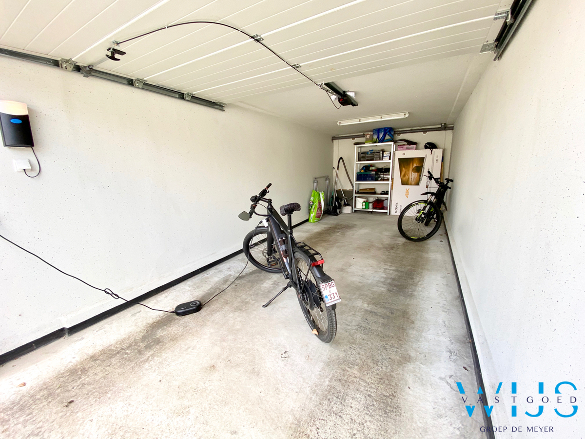 Instapklaar 2 slaapkamerappartement in hartje Wippelgem EVERGEM ! 