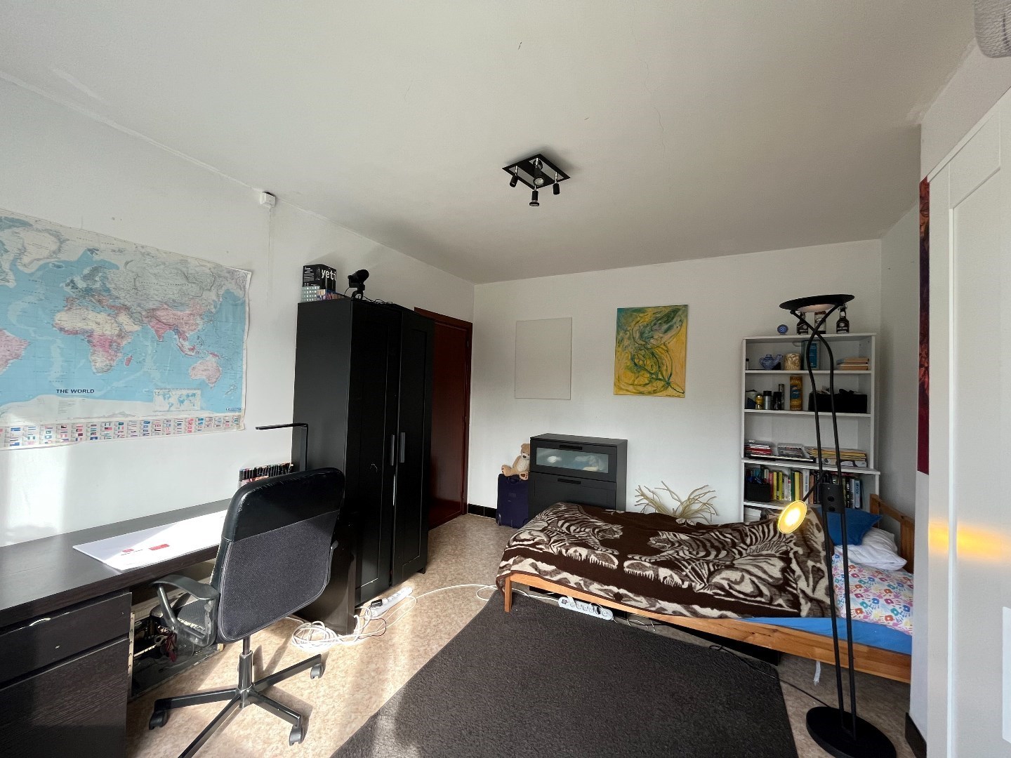 Ruime gezinswoning met grote tuin nabij het centrum van Larum 