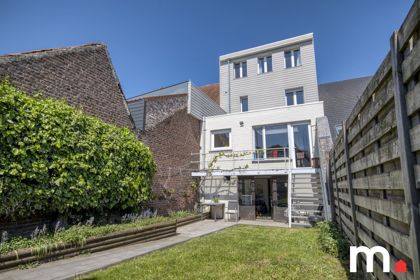 Centraal gelegen authentieke woning te koop in Heule ! 