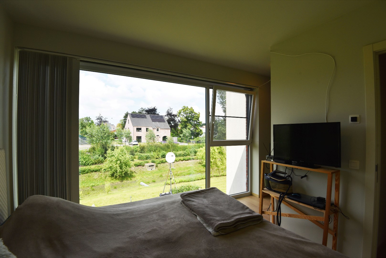 Recente woning met 3 slpks, tuin en 2 parkeerplaatsen te centrum Maldegem 