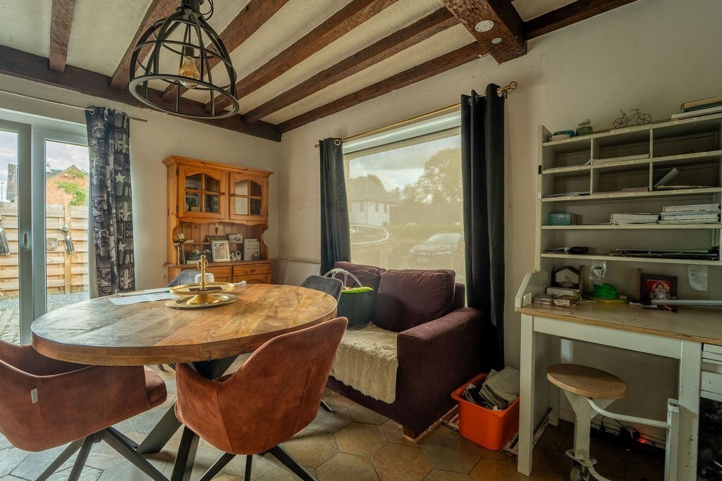 RUIME GELIJKVLOERSE WONING MET 3 SLAAPKAMERS, GARAGE EN RUIME TUIN TE HASSELT (KERMT) 