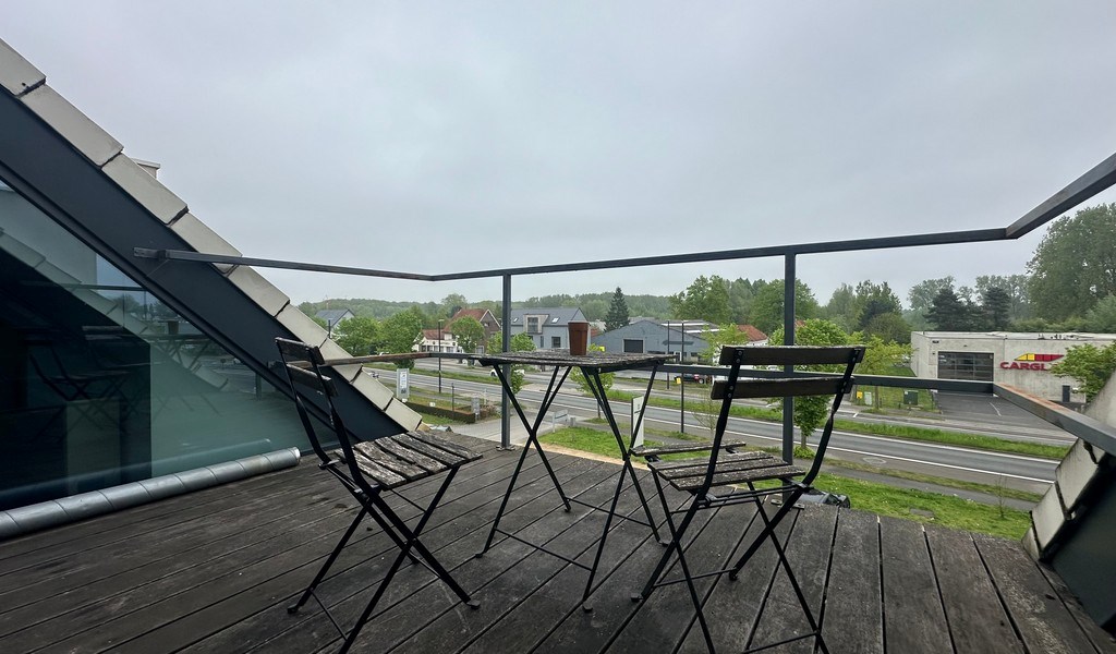Kantoren te huur op zichtlocatie langs Kortrijksesteenweg in Sint-Martens-Latem