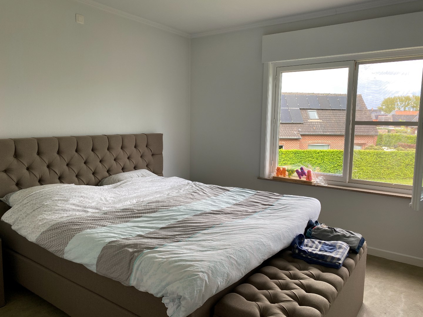 Ruime halfopen woning met tuin en garage op zeer rustige ligging! 