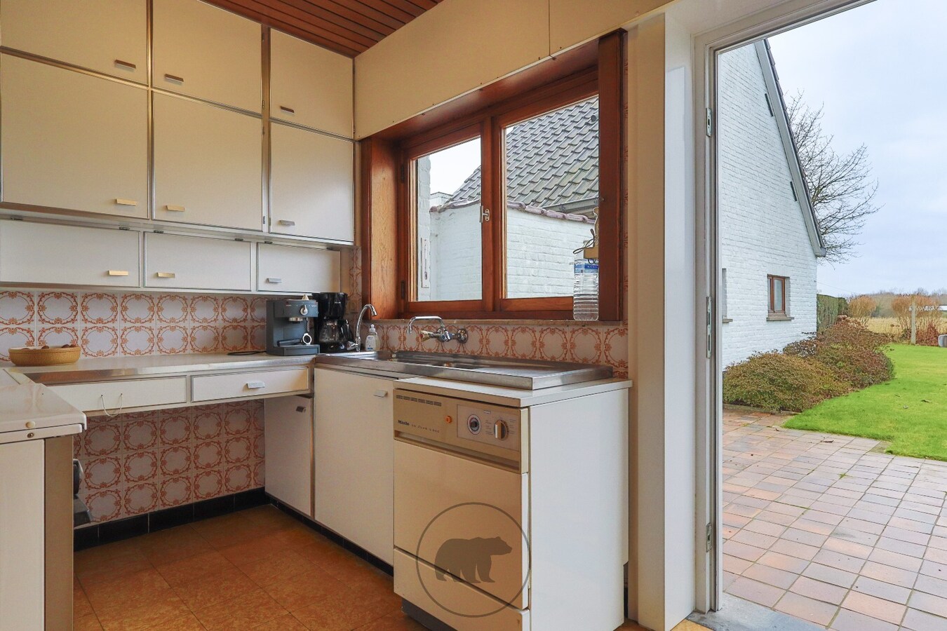 Woning met karakter en uitzicht op de velden nabij centrum Aalst 