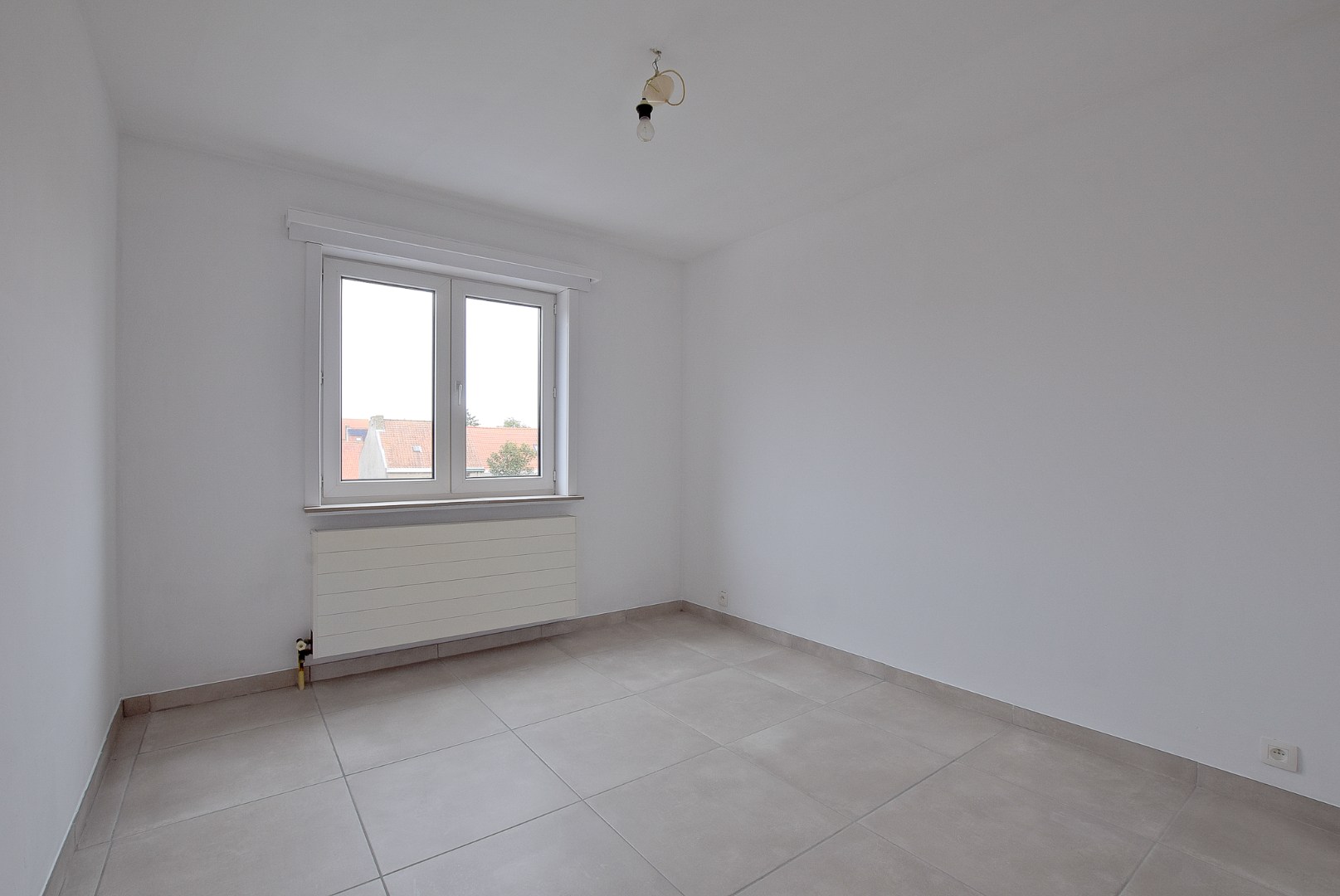 2 appartementen  (gerenoveerd in 2024) mogelijk afzonderlijk te verhuren 99m² + 46m², samen 145m²! - huuropbrengst 1500 €/maand! 