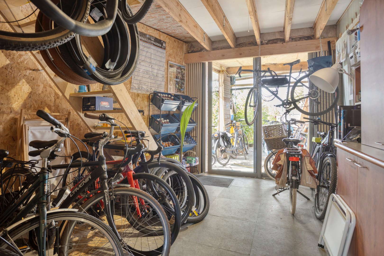 Energiezuinige woning met gezellige tuin nabij het centrum van Geel 