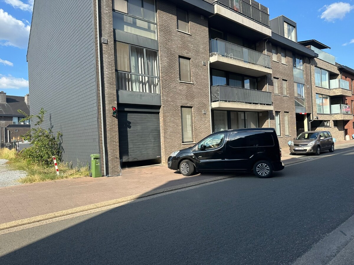 Afgesloten garages in residentie "Ta Pagonia" 