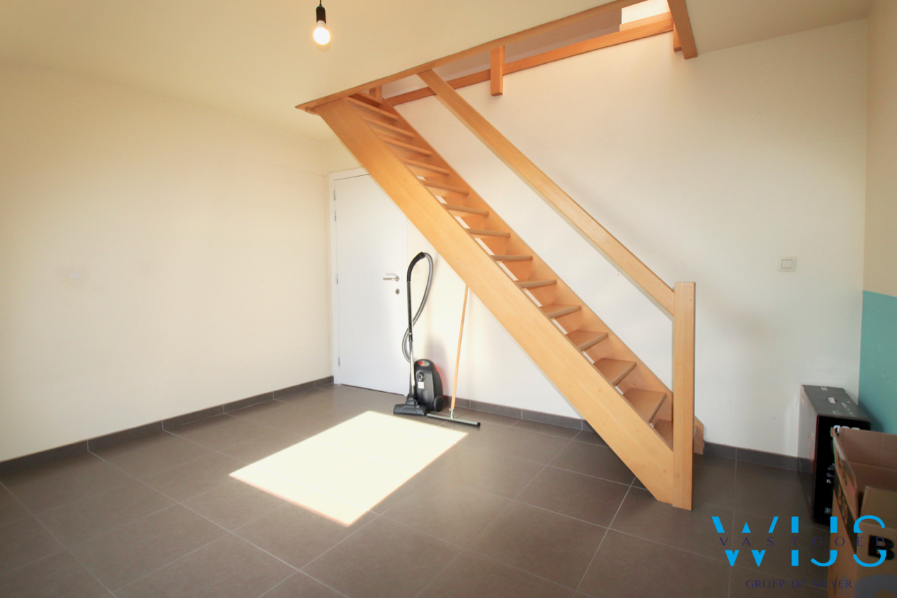 Instapklaar appartement met ZEER RUIM zonneterras te Ertvelde ! 