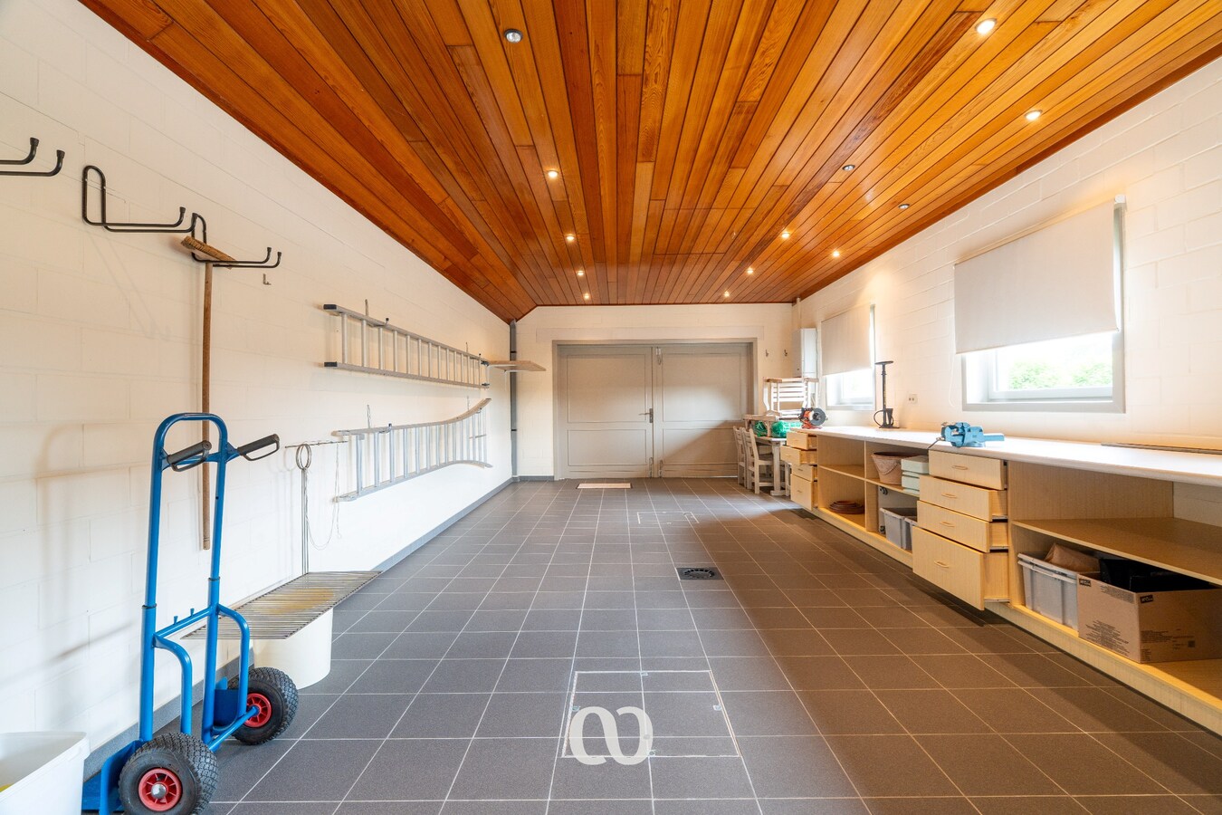 Prachtig onderhouden villa op meer dan 2.000 m² in Kaster 