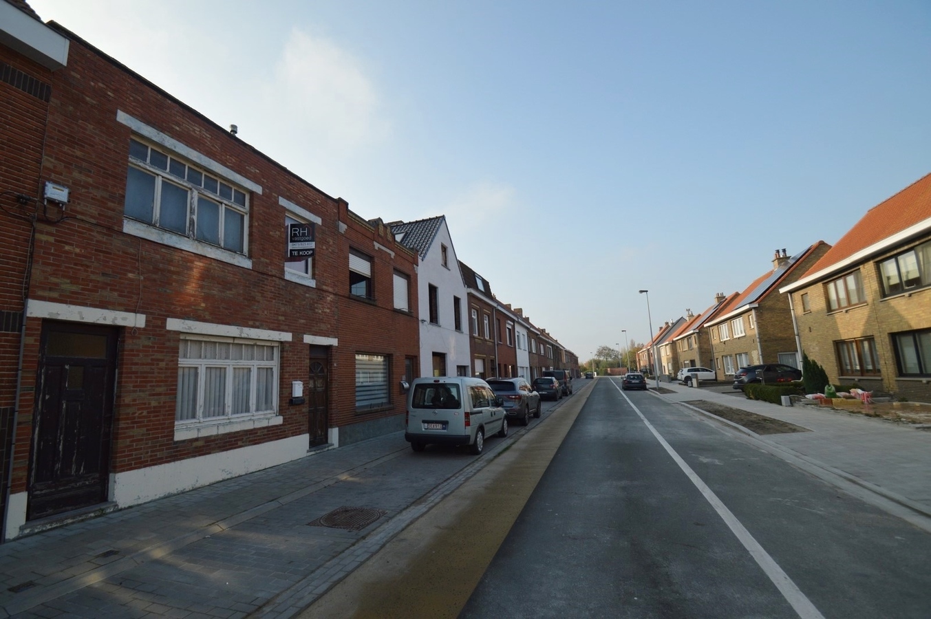 Verder te te renoveren gezinswoning met grote tuin - Lissewege 