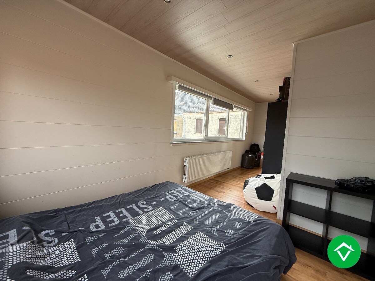 Rijwoning met 3 slaapkamers en tuin te Izegem 