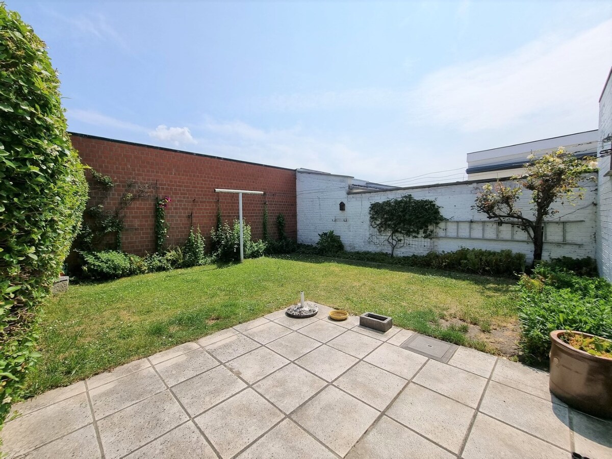 Goed gelegen, instapklare halfopen gezinswoning met tuin en garage - Zeebrugge 