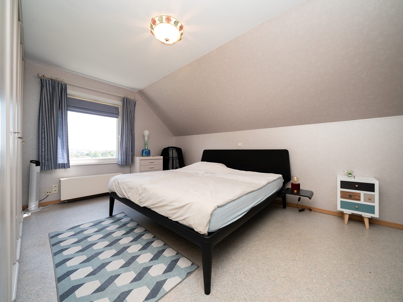 Instapklare, vrijstaande villa met 4 kamers op toplocatie 