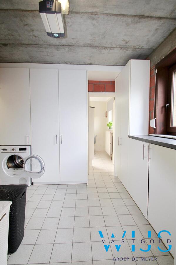 Perfect onderhouden open bebouwing in een rustige wijk te Sleidinge! 