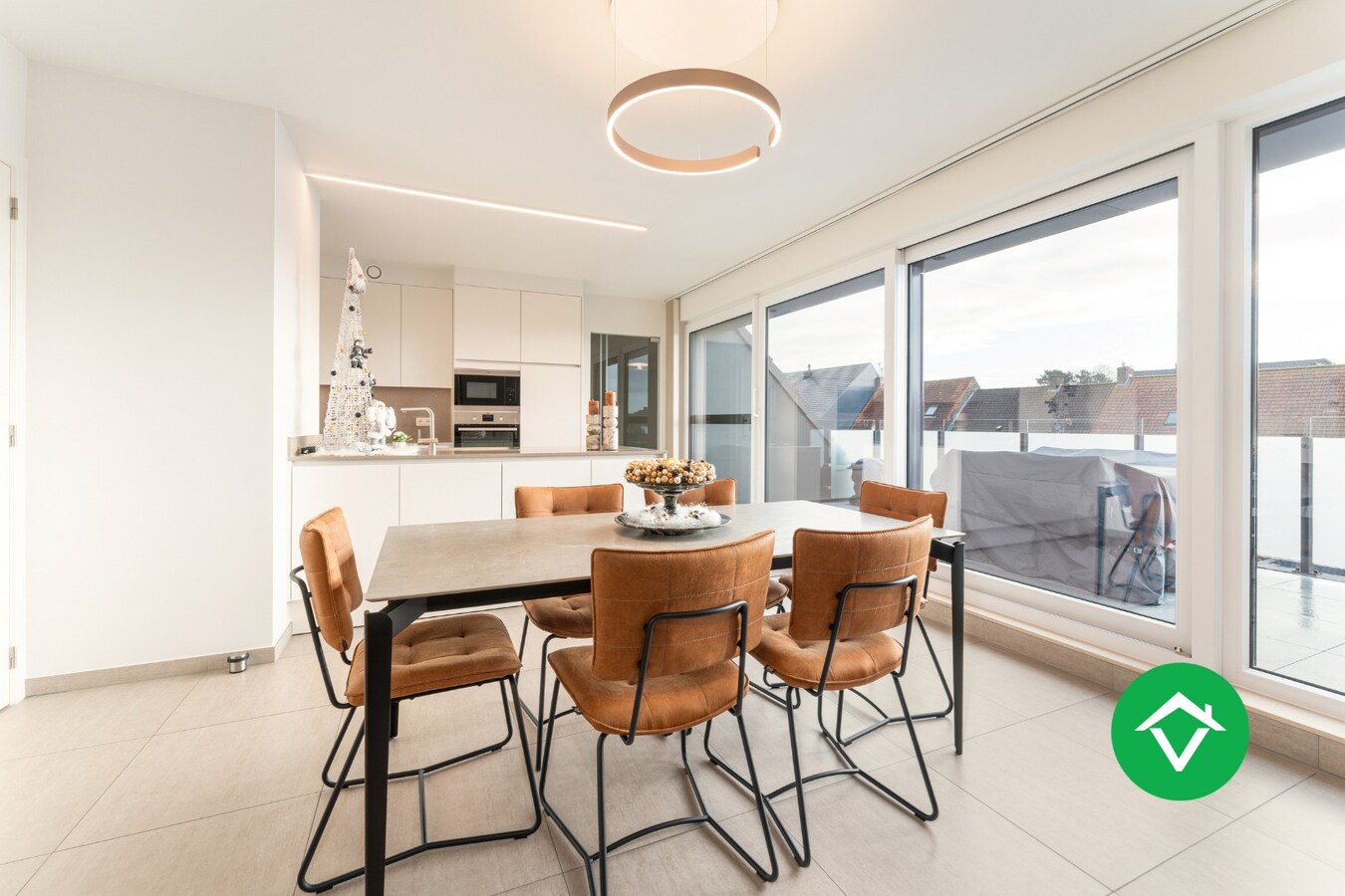 Instapklaar appartement met 2 slaapkamers en volledig ingerichte zolder te Koekelare 