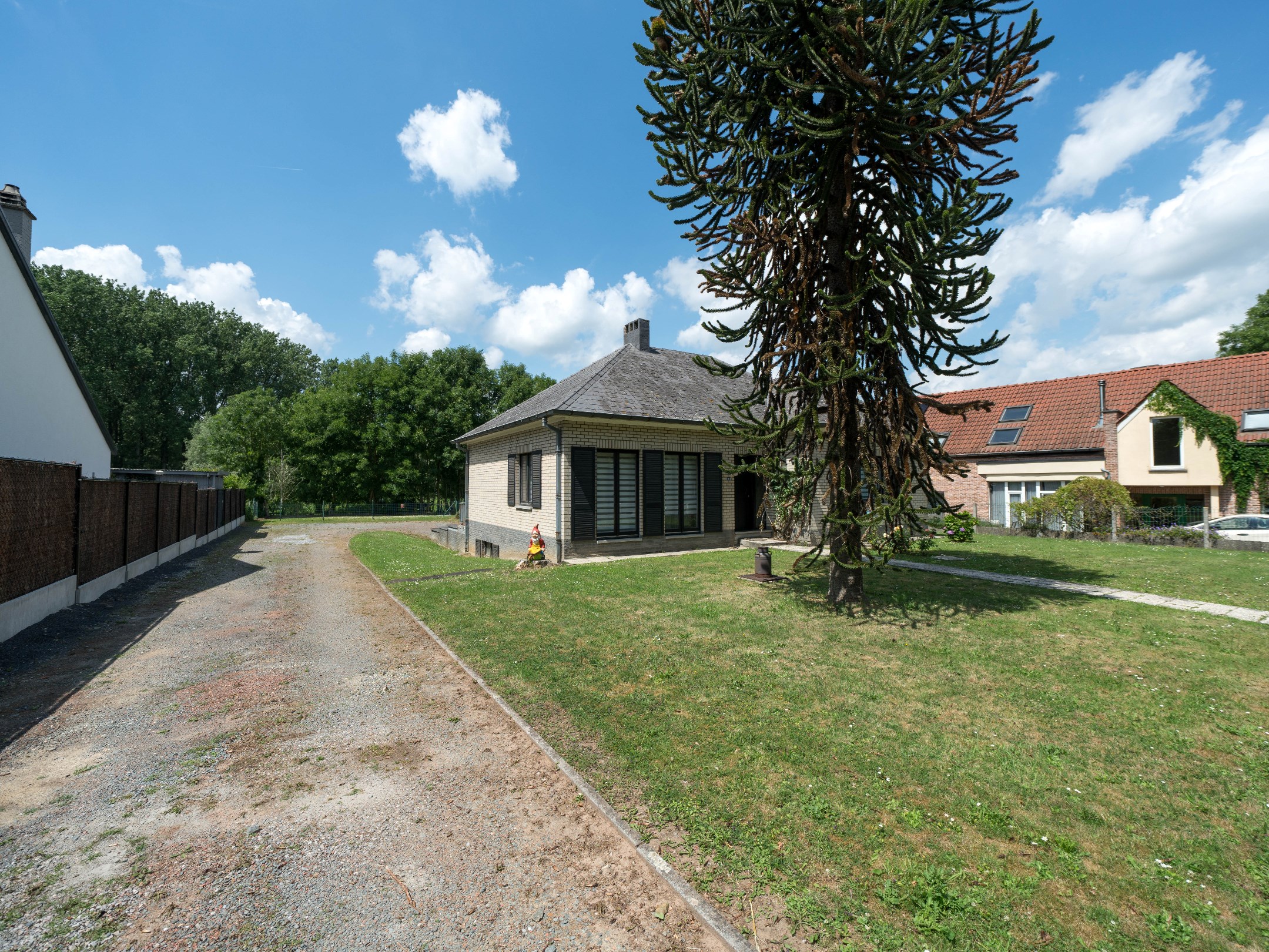 Woning op gegeerde locatie met uitbreidingsmogelijkheden 