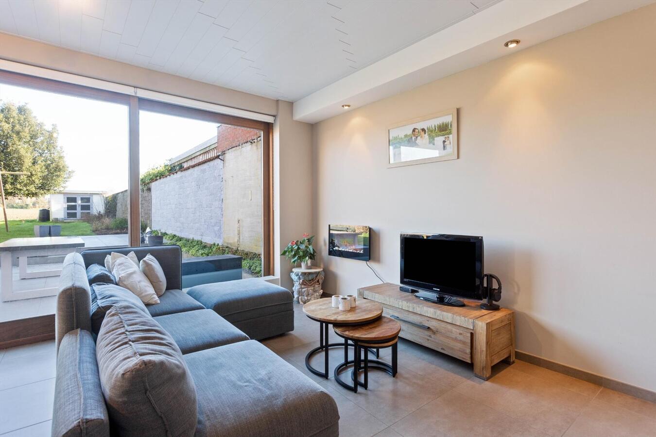 Energiezuinige woning in loftstijl met grote lichtrijke leefruimte. 