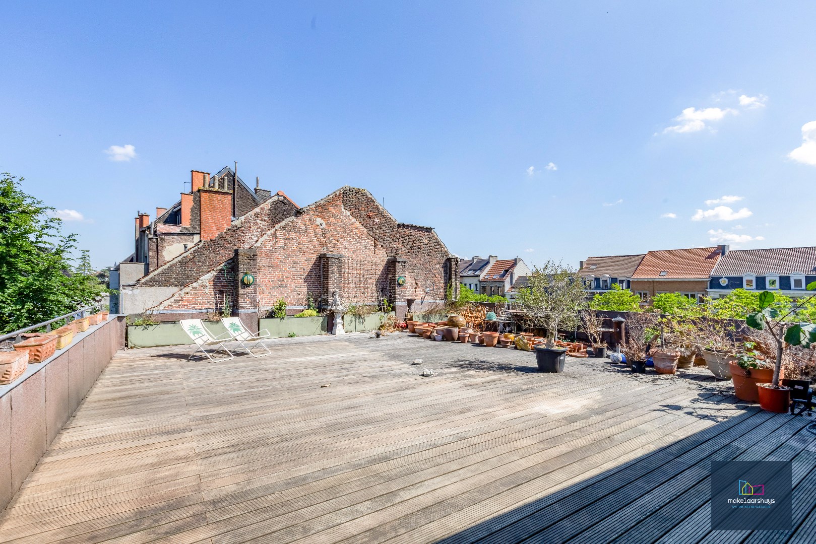 Unieke penthouse met prachtig terras en garagebox te Visserij 