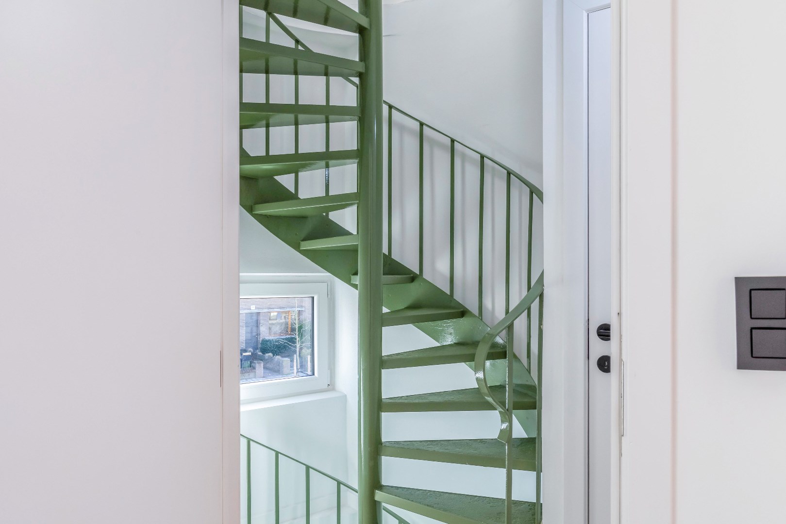 Knap instapklaar duplex app. met fietsenberging nabij het UZ 