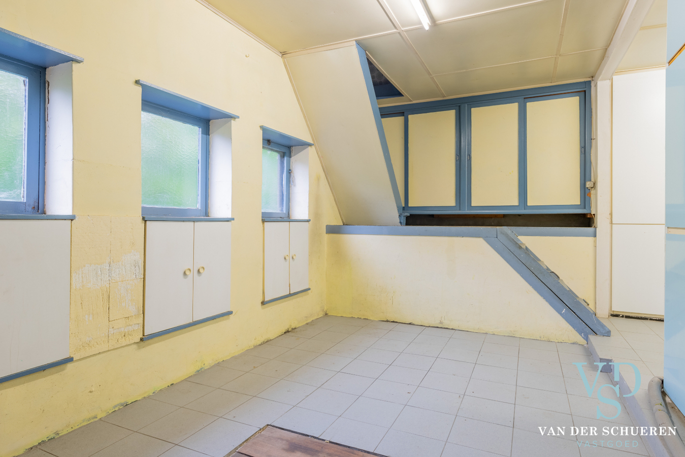 Bungalow met bijgebouw. 