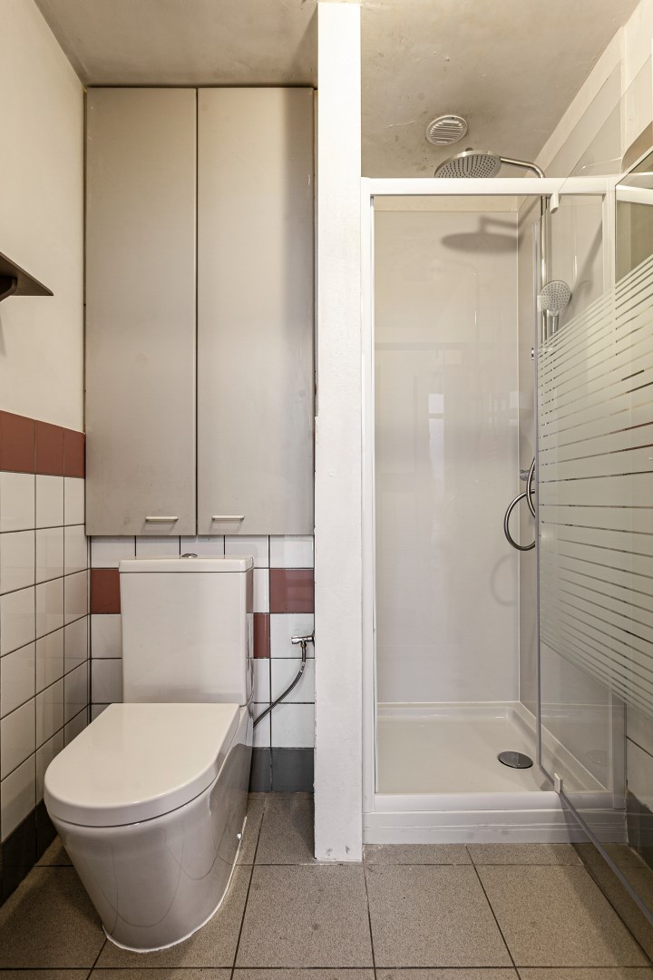 Goed gelegen woning met 3 slaapkamers en parkeerplaats - EPC 204 kWh/m² - bewoonbare oppervlakte 135m² 