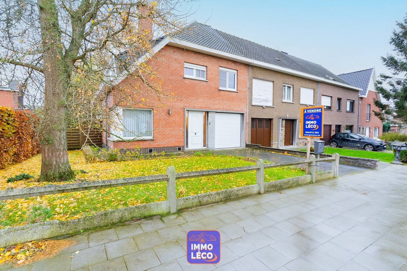 3 façades dans un clos résidentiel avec garage, parking et jardin ! 