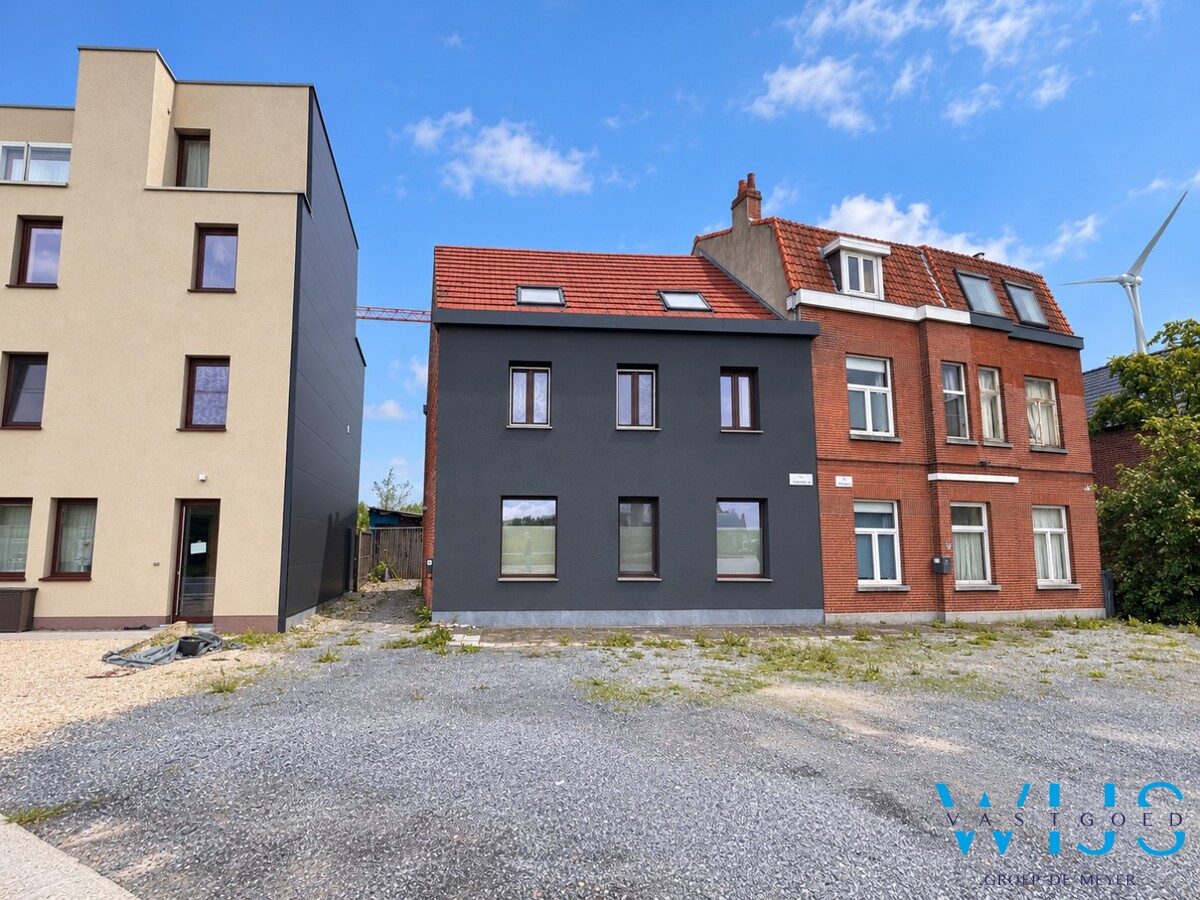 Gerenoveerde woning met ruime tuin in Doornzele/Desteldonk 