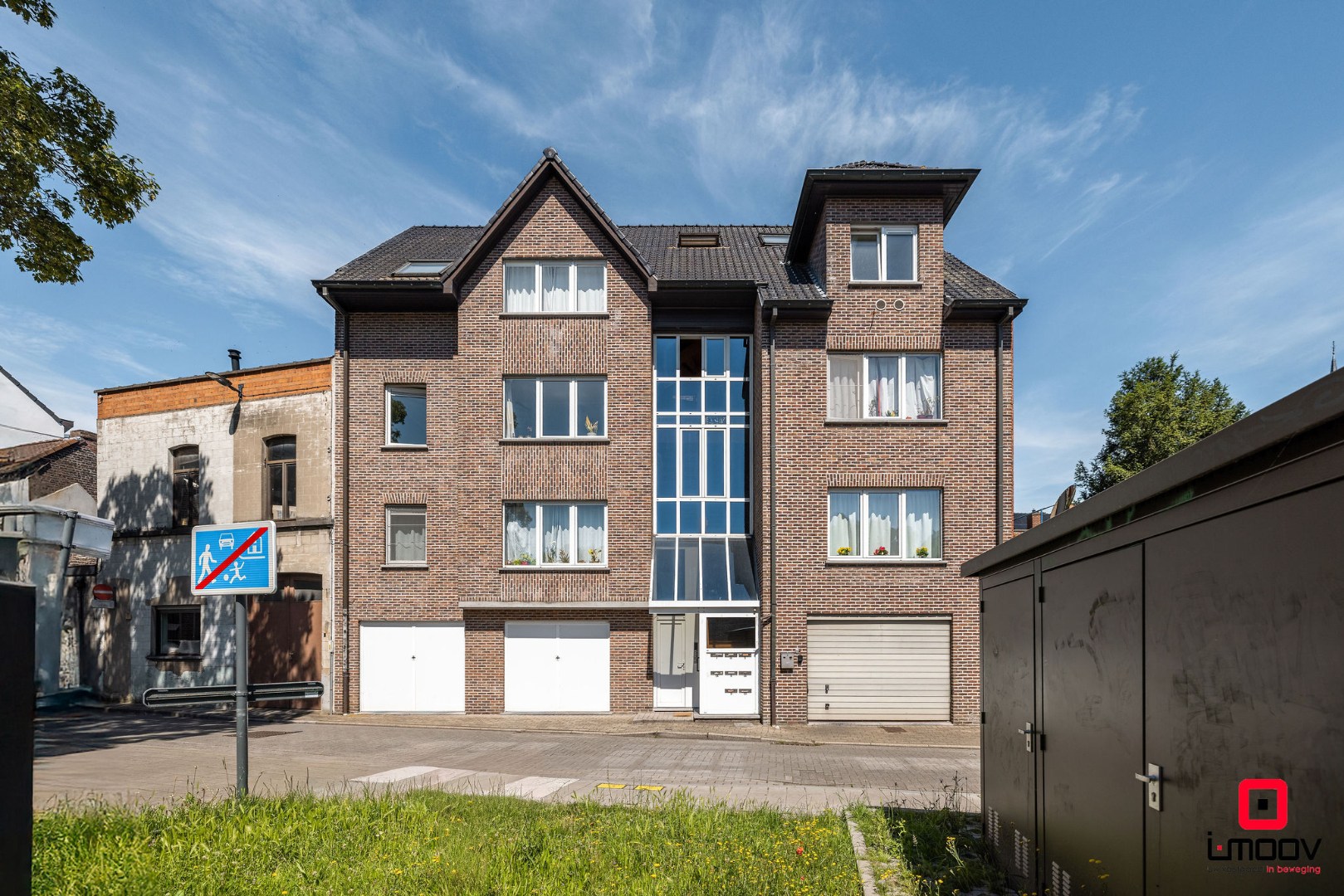 Lichtrijke studio met parkzicht te Sint-Amandsberg 