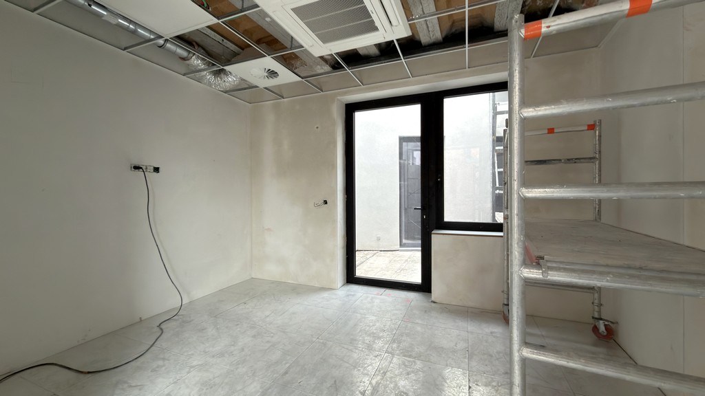  Kantoren te huur in majestueus hoekpand op Meir in Antwerpen