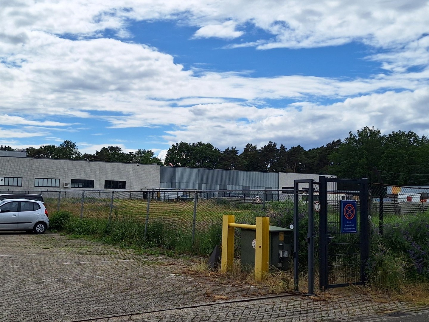 Bedrijfsterrein te koop in Weert