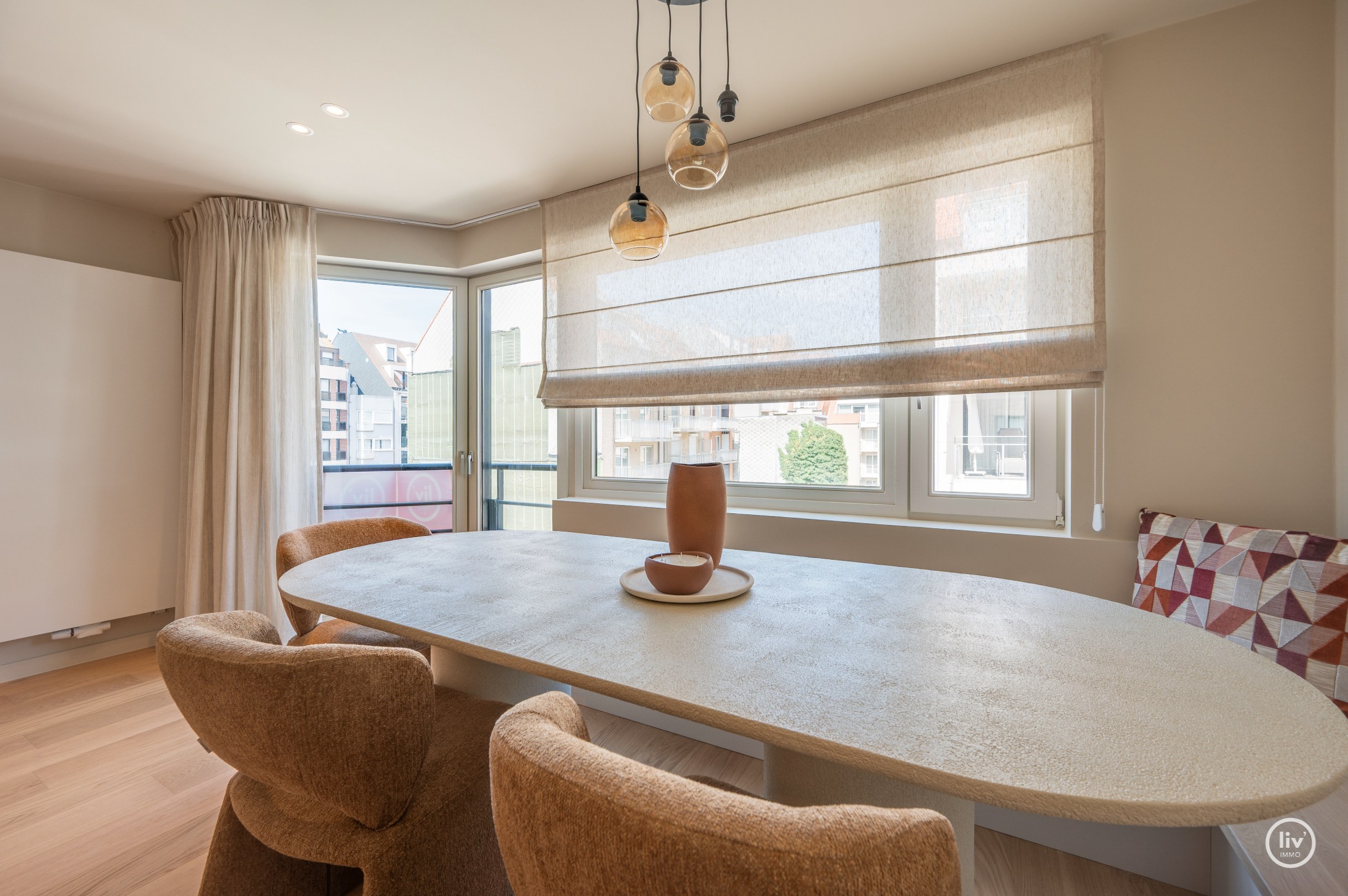 Bel appartement rénové de 3 chambres dans un emplacement de premier choix dans la rue Mosselman à Knokke. 
