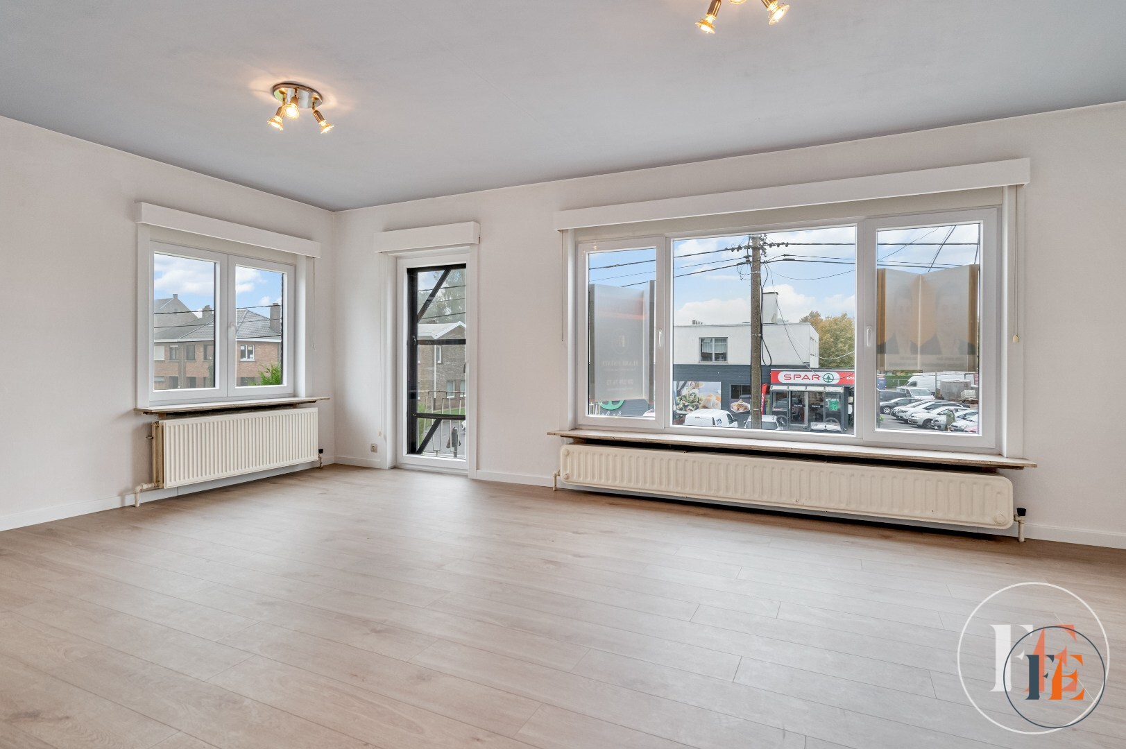 Buitenkans! Duplex appartement  met garage en tuin 