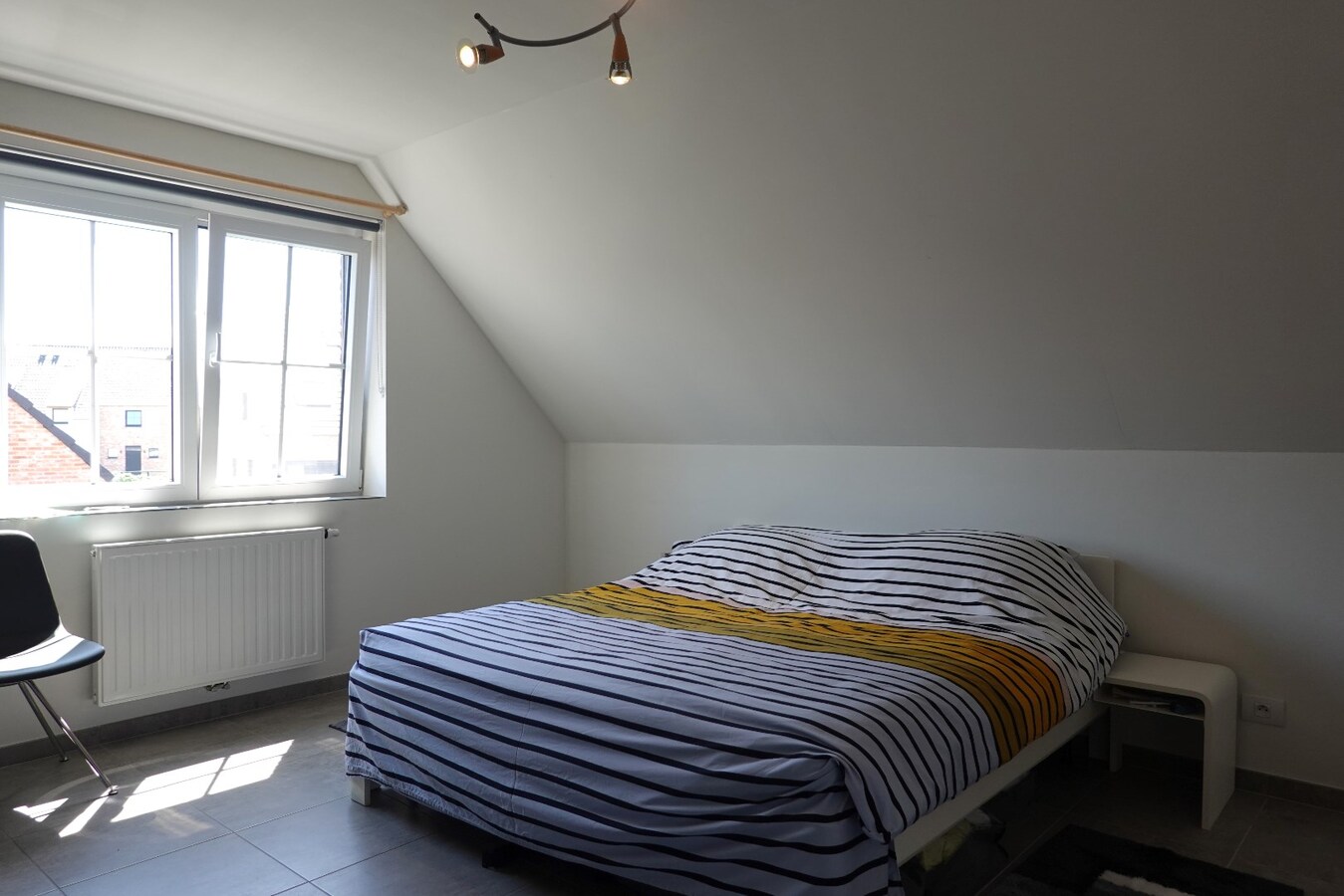 Prachtige halfopen nieuwbouwwoning met inpandige garage en zuidgerichte tuin 